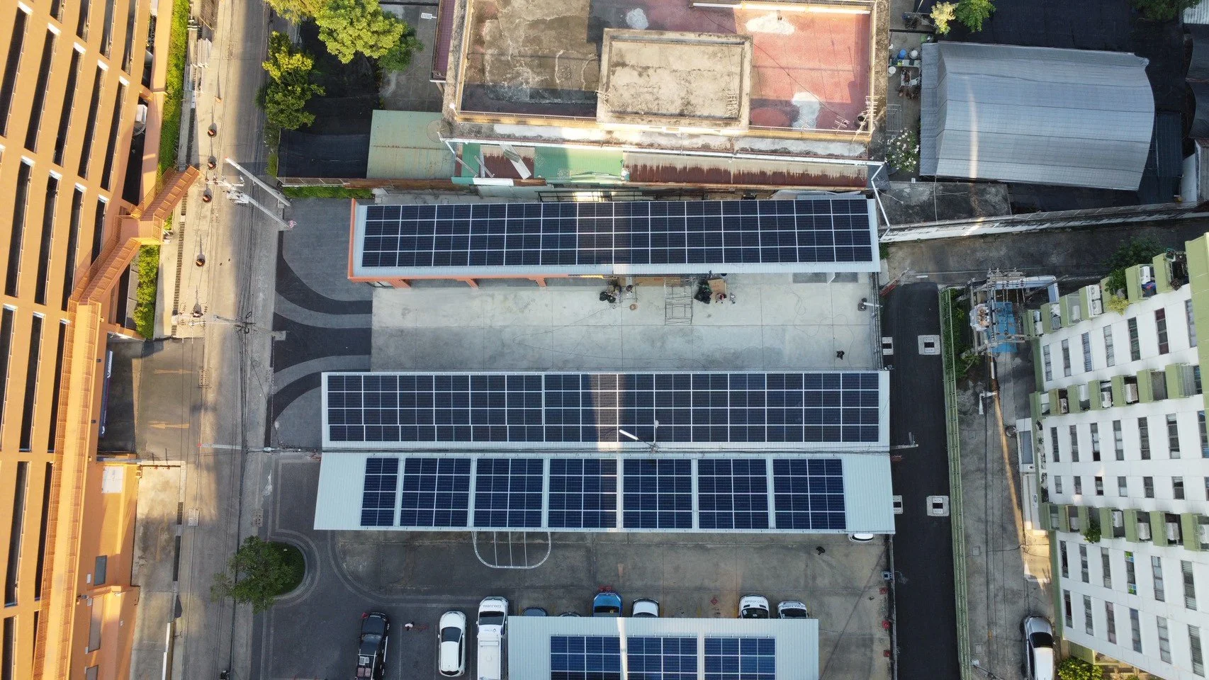 Solar Carport New Vejthani Hospital